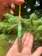 Load image into Gallery viewer, Crochet Handle & Hook Set (Extra Long) - Pistachio