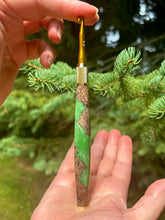 Load image into Gallery viewer, Crochet Handle & Hook Set (Extra Long) - Pistachio