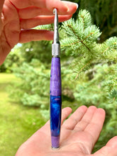 Load image into Gallery viewer, Crochet Handle & Hook Set (Extra Long) - Curly Maple Speciality Purple / Blue