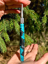 Load image into Gallery viewer, Crochet Handle & Hook Set (Extra Long) - BLUE / GRAY Curly Maple Speciality