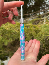 Load image into Gallery viewer, Crochet Handle & Hook Set (Extra Long) - DELPHINIUM MATRIX Speciality