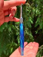 Load image into Gallery viewer, Crochet Handle & Hook Set (Extra Long) - Island Waters