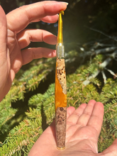 Load image into Gallery viewer, Crochet Handle & Hook Set (Extra Long) - Yukon Gold