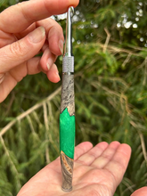 Load image into Gallery viewer, Crochet Handle & Hook Set (Extra Long) - Kelly Divine