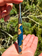 Load image into Gallery viewer, Crochet Handle & Hook Set - Poseidon (Extra short for pencil grippers) Chunky