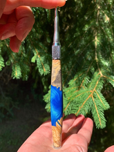 Load image into Gallery viewer, Crochet Handle & Hook Set (Extra Long) - Aqua Divine