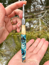 Load image into Gallery viewer, Crochet Handle & Hook Set (Extra Long) - Antarctica