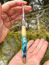 Load image into Gallery viewer, Crochet Handle & Hook Set (Extra Long) - Antarctica