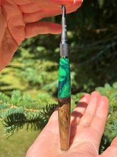 Load image into Gallery viewer, Crochet Handle & Hook Set (Extra Long) - Oak Burl Speciality - Scottish Hills