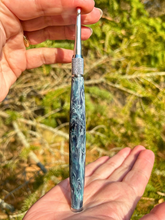 Load image into Gallery viewer, Crochet Handle & Hook Set (Extra Long) - Cryogenic Frost
