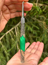 Load image into Gallery viewer, Crochet Handle & Hook Set (Extra Long) - Kelly Divine