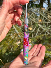 Load image into Gallery viewer, Crochet Handle & Hook Set (Extra Long) - Ithapaca Mosaic Explosion