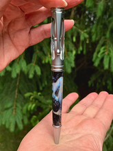 Load image into Gallery viewer, Hourglass Pen - Tiffany Glass