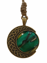 Load image into Gallery viewer, Pendant on Corded Necklace - Ghecko