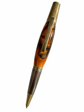 Load image into Gallery viewer, Maple Leaf Pen - Caramel
