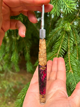 Load image into Gallery viewer, Crochet Handle &amp; Hook Set (Extra Long) - Redwood Speciality - Magenta
