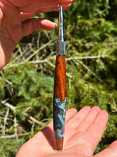 Load image into Gallery viewer, Crochet Handle &amp; Hook Set (Extra Long) - Cocobolo - Steel Blue
