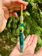 Load image into Gallery viewer, Crochet Handle &amp; Hook Set (Extra Long) - Icy Spruce
