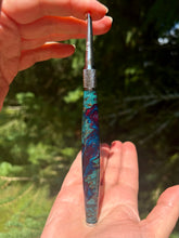 Load image into Gallery viewer, Crochet Handle &amp; Hook Set (Extra Long) - Maple Burl Speciality - Blue / Red Resin

