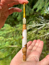 Load image into Gallery viewer, Crochet Handle &amp; Hook Set (Extra Long) - Iridescent Pearl
