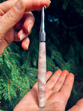 Load image into Gallery viewer, Crochet Handle &amp; Hook Set (Extra Long) - Pearly Pink Opal
