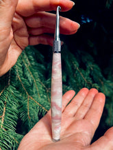 Load image into Gallery viewer, Crochet Handle &amp; Hook Set (Extra Long) - Pearly Pink Opal
