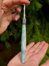 Load image into Gallery viewer, Crochet Handle &amp; Hook Set (Extra Long) - Blue Pearly Opal
