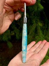 Load image into Gallery viewer, Crochet Handle &amp; Hook Set (Extra Long) - Blue Pearly Opal
