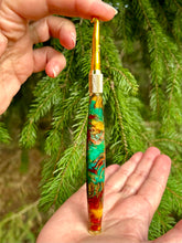 Load image into Gallery viewer, Crochet Handle &amp; Hook Set (Extra Long) - GOLDEN DAYS Speciality Pinecone Speciality
