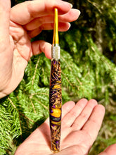 Load image into Gallery viewer, Crochet Handle &amp; Hook Set (Extra Long) - FRIGHT NIGHT Pinecone Speciality
