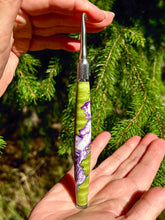 Load image into Gallery viewer, Crochet Handle &amp; Hook Set (Extra Long) - LIME &amp; PURPLE Curly Maple Speciality
