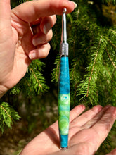 Load image into Gallery viewer, Crochet Handle &amp; Hook Set (Extra Long) - MINTY GREEN / BLUE Curly Maple Speciality
