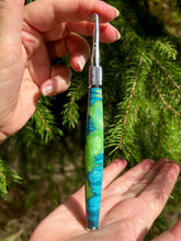 Load image into Gallery viewer, Crochet Handle &amp; Hook Set (Extra Long) - MINTY GREEN / BLUE Curly Maple Speciality
