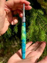 Load image into Gallery viewer, Crochet Handle &amp; Hook Set (Extra Long) - MINTY GREEN / BLUE Curly Maple Speciality
