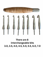 Load image into Gallery viewer, Crochet Handle &amp; Hook Set - Maple
