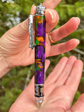 Load image into Gallery viewer, Halloween Pen - Haunted Glow
