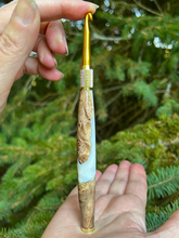 Load image into Gallery viewer, Crochet Handle &amp; Hook Set (Extra Long) - Snow
