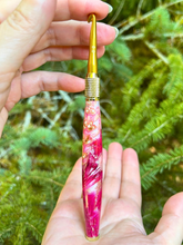 Load image into Gallery viewer, Crochet Handle &amp; Hook Set (Extra Long) - Flower &amp; Feather Speciality Piece (Pink Perfection)
