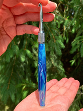 Load image into Gallery viewer, Crochet Handle &amp; Hook Set (Extra Long) - Island Waters
