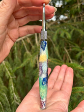 Load image into Gallery viewer, Crochet Handle &amp; Hook Set (Extra Long) - Flower &amp; Feather Speciality Piece (Mixed Beauty)
