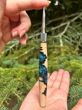 Load image into Gallery viewer, Crochet Handle &amp; Hook Set (Extra Long) - Emerald Bay
