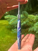 Load image into Gallery viewer, Crochet Handle &amp; Hook Set (Extra Long) - July - 6.25” special length
