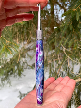 Load image into Gallery viewer, Crochet Handle &amp; Hook Set (Extra Long) - Delphinium
