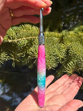 Load image into Gallery viewer, Crochet Handle &amp; Hook Set (Extra Long) - Pink Frosting
