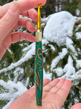 Load image into Gallery viewer, Crochet Handle &amp; Hook Set (Extra Long) - Cinnamon Stick Swirl
