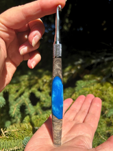 Load image into Gallery viewer, Crochet Handle &amp; Hook Set (Extra Long) - Aqua Divine
