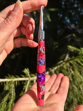 Load image into Gallery viewer, Crochet Handle &amp; Hook Set (Extra Long) - BALI RED Mosaic Explosion
