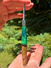 Load image into Gallery viewer, Crochet Handle &amp; Hook Set (Extra Long) - Oak Burl Speciality - Scottish Hills
