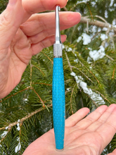 Load image into Gallery viewer, Crochet Handle &amp; Hook Set (Extra Long) - Honeycomb (Turquoise)
