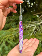 Load image into Gallery viewer, Crochet Handle &amp; Hook Set (Extra Long) - Viola Mae
